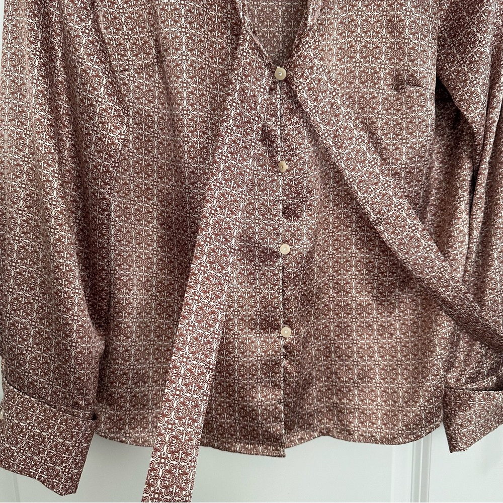 Apostrophe Patterned Satin Tie Front Button Down … - image 8